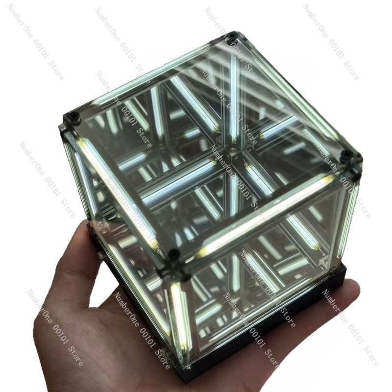 Desk Setup Lamp - ไฟตกแต่งห้องเกมมิ่ง ดีไซน์สร้างสรรค์ แฟชั่น อีสปอร์ต รูปทรงลูกบาศก์ สีขาว